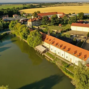 čertousy Hotel