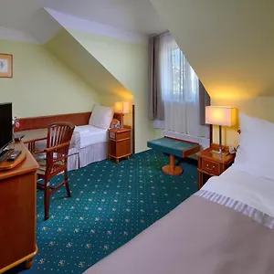 Hotel Selsky Dvur - Bohemian Village Courtyard, Prague